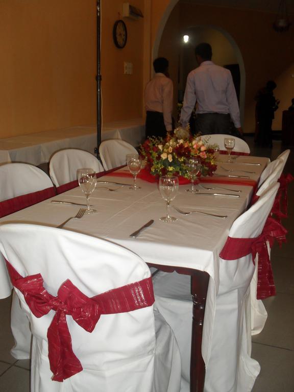 Royal Mount Hotel Kandy Esterno foto